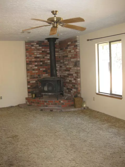 10340 Candy Cane Ln, Redding, CA 96003 photo 6