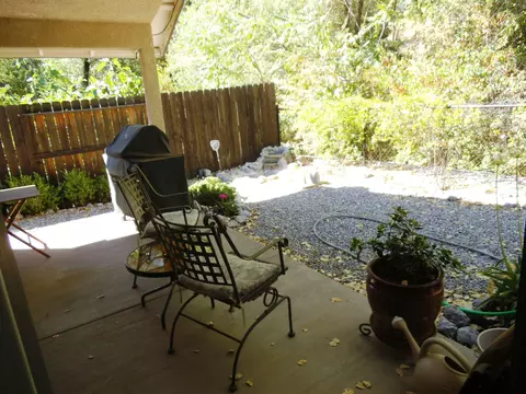 562 Mammoth Path, Redding, CA 96003 photo 10