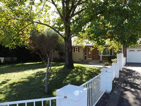 5056 Huntington Dr, Redding, CA 96002 photo 21