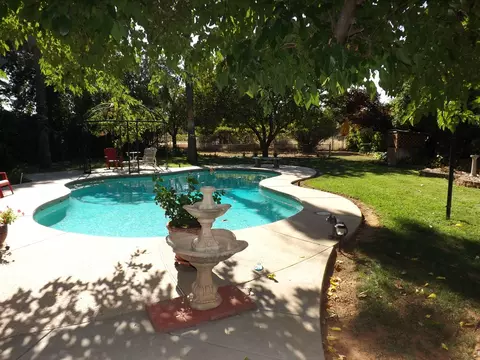 5056 Huntington Dr, Redding, CA 96002 photo 5