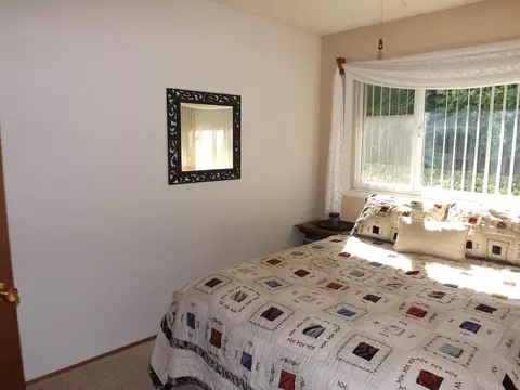 5056 Huntington Dr, Redding, CA 96002 photo 13