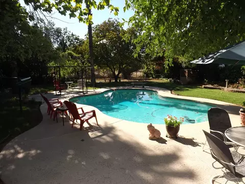5056 Huntington Dr, Redding, CA 96002 photo 4
