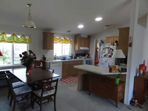 1023 Yogi Ct, Redding, CA 96003 photo 2