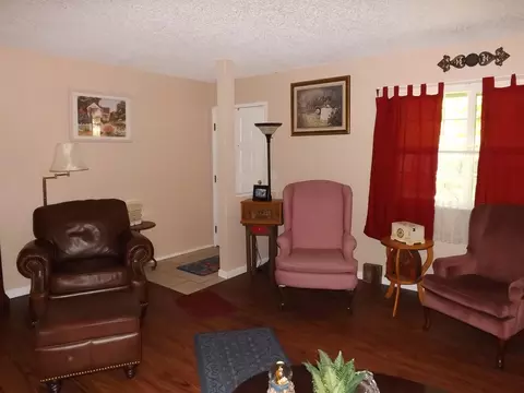 333 Rosewood Dr, Redding, CA 96003 photo 4