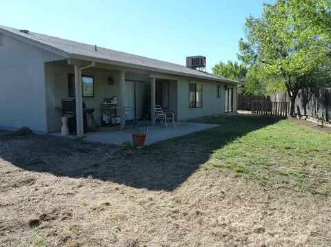 1060 Dara Ct, Redding, CA 96003 photo 22