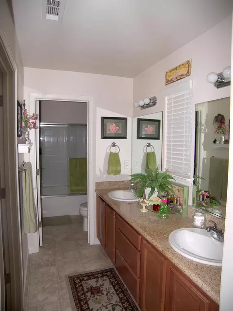 2035 Vienna, Redding, CA 96003 photo 15
