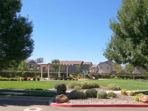 2035 Vienna, Redding, CA 96003 photo 29
