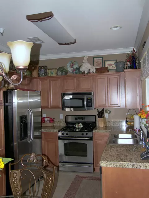 2035 Vienna, Redding, CA 96003 photo 6