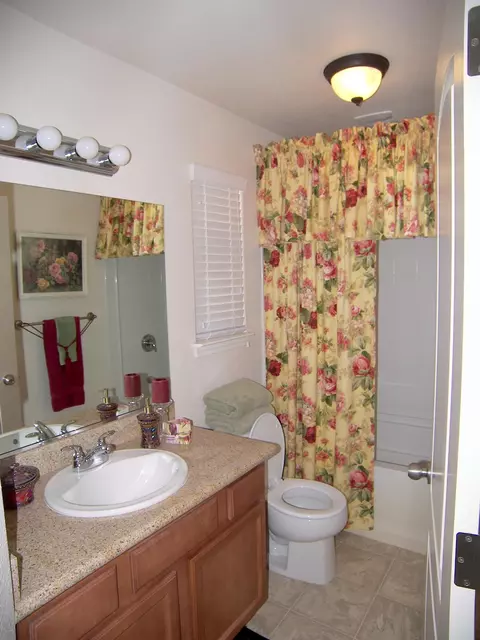 2035 Vienna, Redding, CA 96003 photo 19
