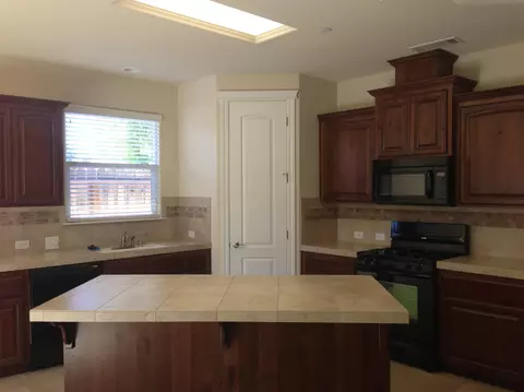 609 Grants Pass, Redding, CA 96003 photo 3