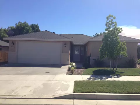 609 Grants Pass, Redding, CA 96003 photo 1