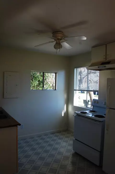 3452 Court St, Redding, CA 96001 photo 3