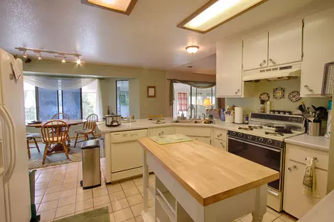 1124 Peregrine Way, Redding, CA 96003 photo 17