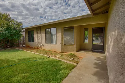1124 Peregrine Way, Redding, CA 96003 photo 3