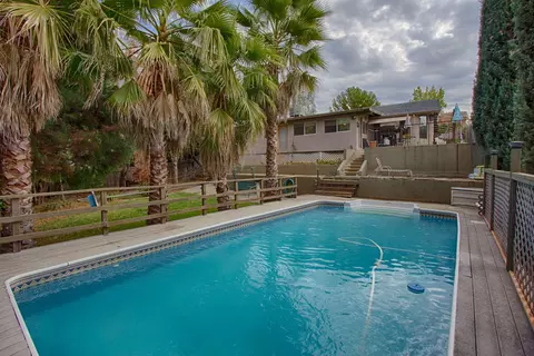 1124 Peregrine Way, Redding, CA 96003 photo 5