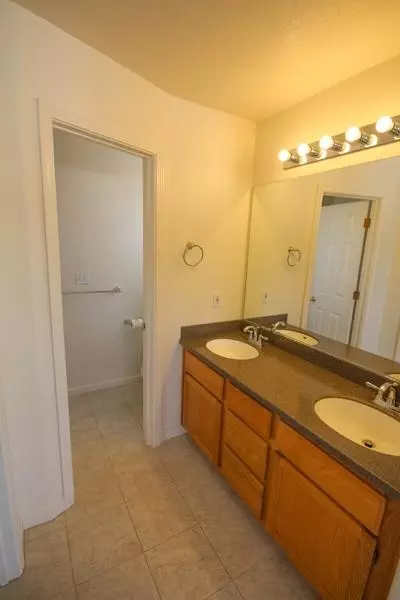 974 Paramount Way, Redding, CA 96003 photo 13