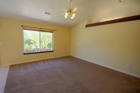 974 Paramount Way, Redding, CA 96003 photo 7