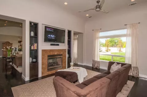 212 Edinburgh Pl, Redding, CA 96003 photo 17