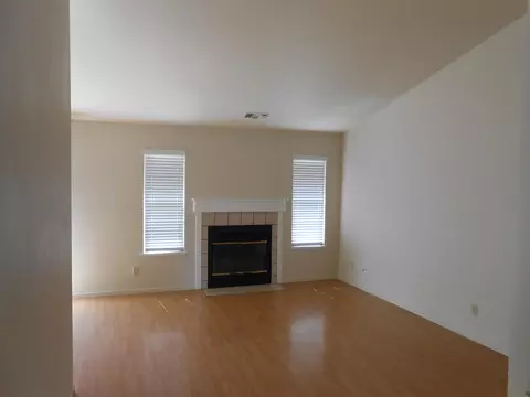 683 Alamine Dr, Redding, CA 96003 photo 2