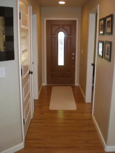 645 Lincoln St, Redding, CA 96001 photo 3