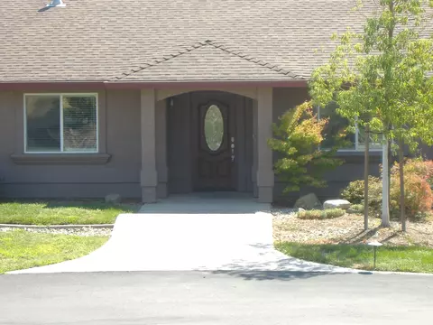 21142 Kiwi Ln, Redding, CA 96003 photo 1