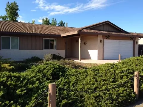 363 Woodhill Dr, Redding, CA 96003 photo 1