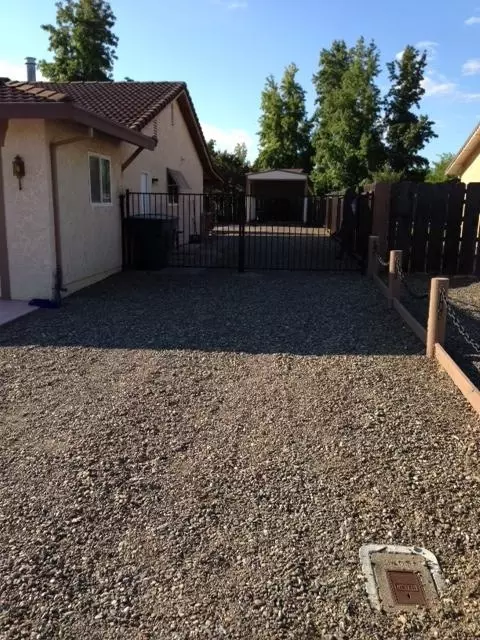 363 Woodhill Dr, Redding, CA 96003 photo 3
