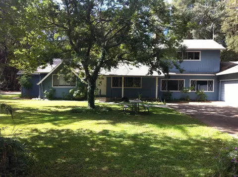 8470 Ranchette Dr, Redding, CA 96001 photo 1