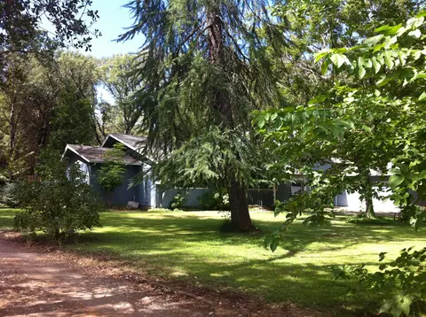 8470 Ranchette Dr, Redding, CA 96001 photo 2