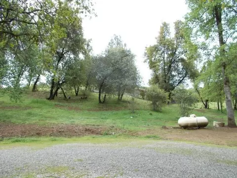 22301 Mirror Valley Ln, Redding, CA 96003 photo 3