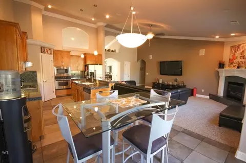 530 Castenda Dr, Redding, CA 96003 photo 9