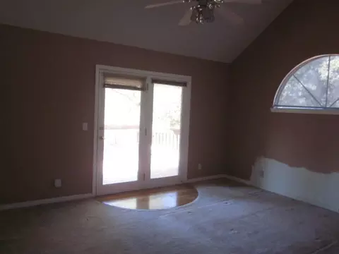 8096 Montgomery Cir, Redding, CA 96001 photo 5