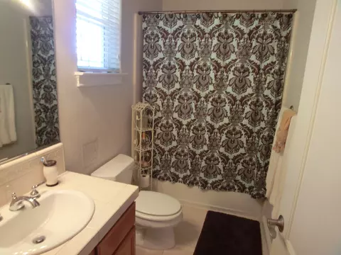 1097 Coggins, Redding, CA 96003 photo 10