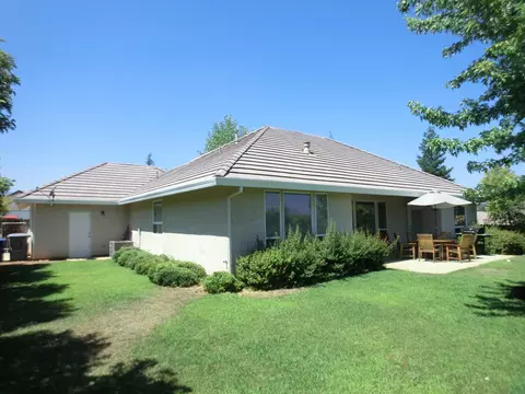 1097 Coggins, Redding, CA 96003 photo 12