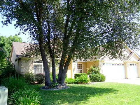 3070 Madison River Dr, Redding, CA 96002 photo 2