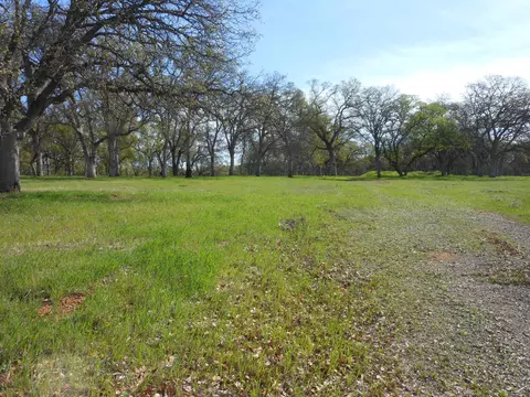 14660 Molluc Dr, Red Bluff, CA 96080 photo 2