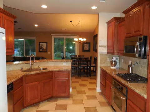 425 Spire Point Dr, Redding, CA 96003 photo 3