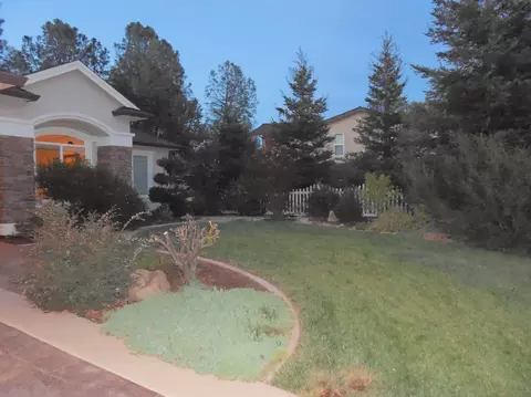 425 Spire Point Dr, Redding, CA 96003 photo 2