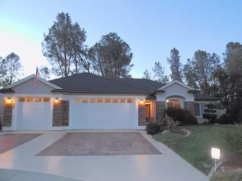 425 Spire Point Dr, Redding, CA 96003 photo 1