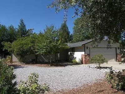 19079 Leaf Ln, Redding, CA 96003 photo 1