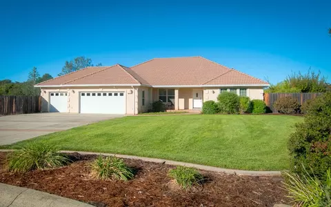 20345 Greenview Dr, Redding, CA 96002 photo 1