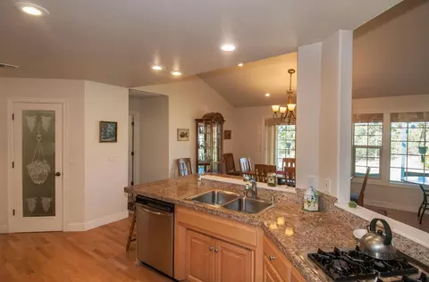 20345 Greenview Dr, Redding, CA 96002 photo 7