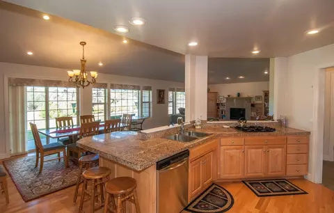 20345 Greenview Dr, Redding, CA 96002 photo 8