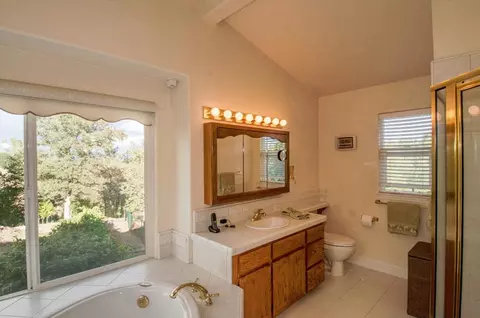 4325 Sounding Brook Ct, Redding, CA 96001 photo 16