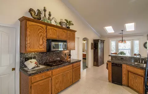 4325 Sounding Brook Ct, Redding, CA 96001 photo 11