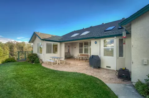 4325 Sounding Brook Ct, Redding, CA 96001 photo 4