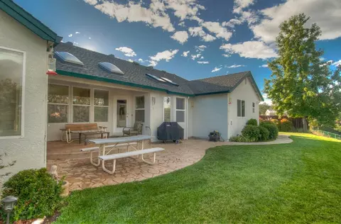4325 Sounding Brook Ct, Redding, CA 96001 photo 5