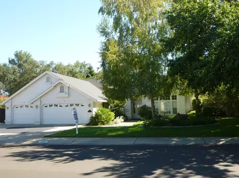 2565 Castlewood Dr, Redding, CA 96002 photo 1