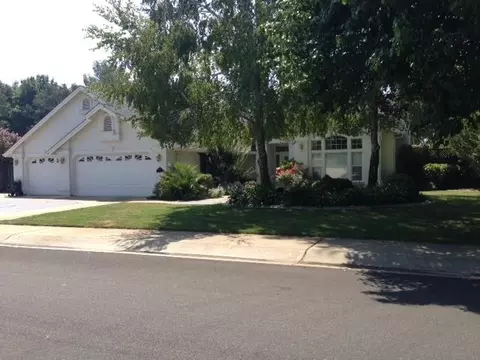2565 Castlewood Dr, Redding, CA 96002 photo 4