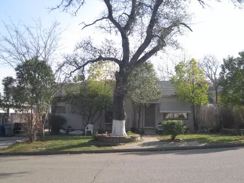 1917 9th St, Redding, CA 96001 photo 1